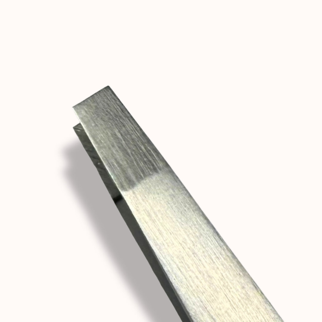 Flat brynpinsett